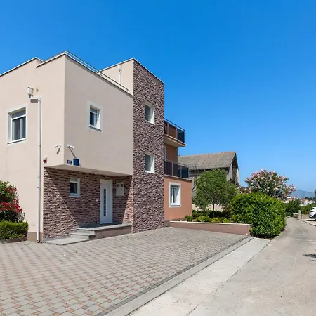 Luxury Vincent Villa Slatine
